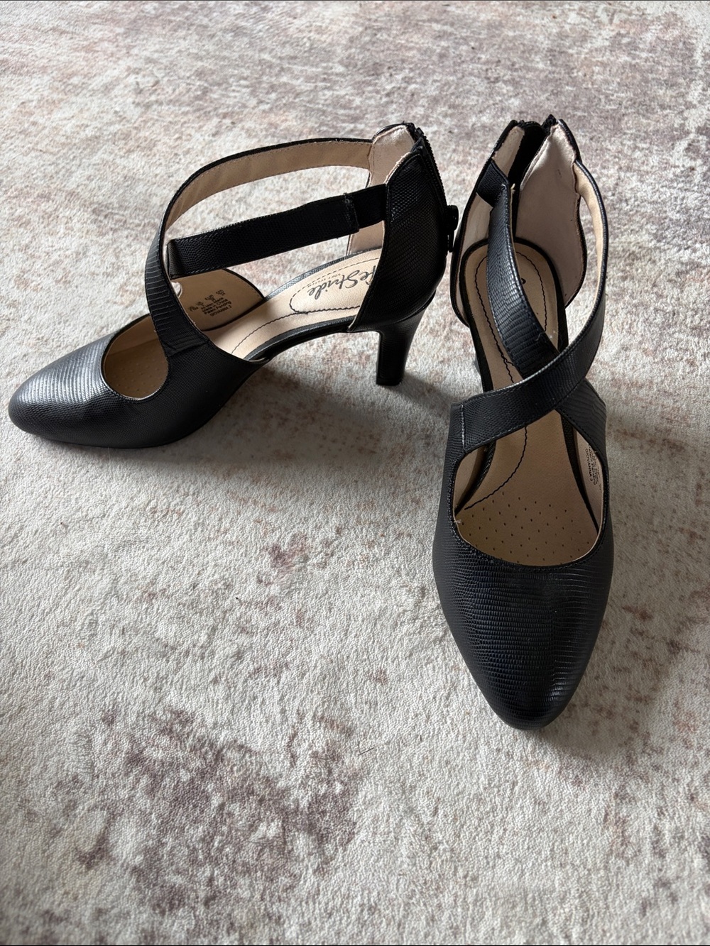 Life Stride Black Crisscross Strap Mid Heel Pumps